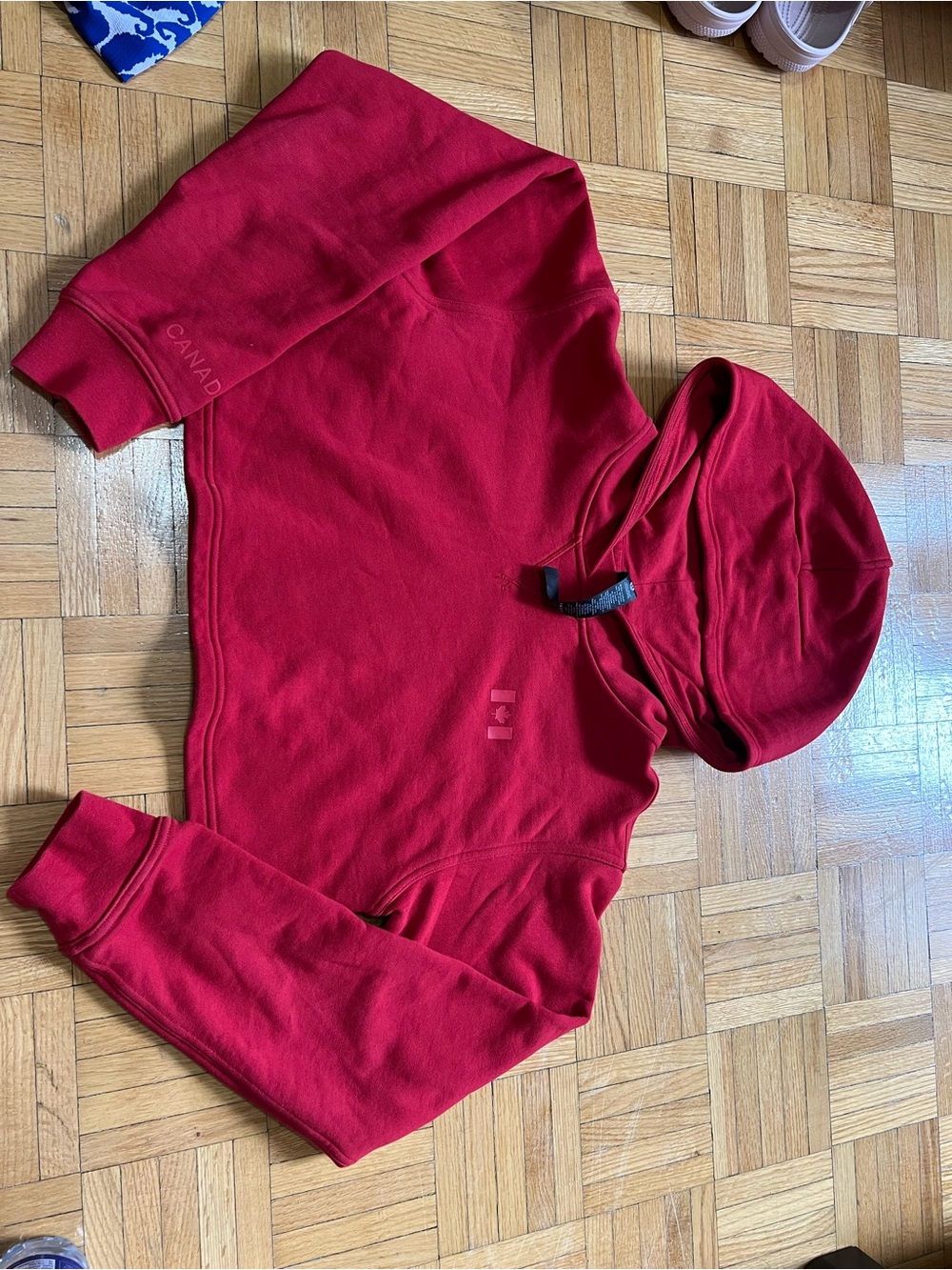 Lululemon team Canada crop sweater